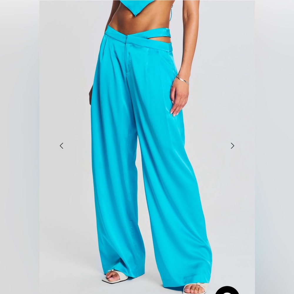 NWT SER.O.YA Turquoise Blue Satin Mid-Rise Wide Leg Zarri Pants w/ Hip Cutout